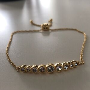 Elegant Gold Bracelet with Crystal Accents